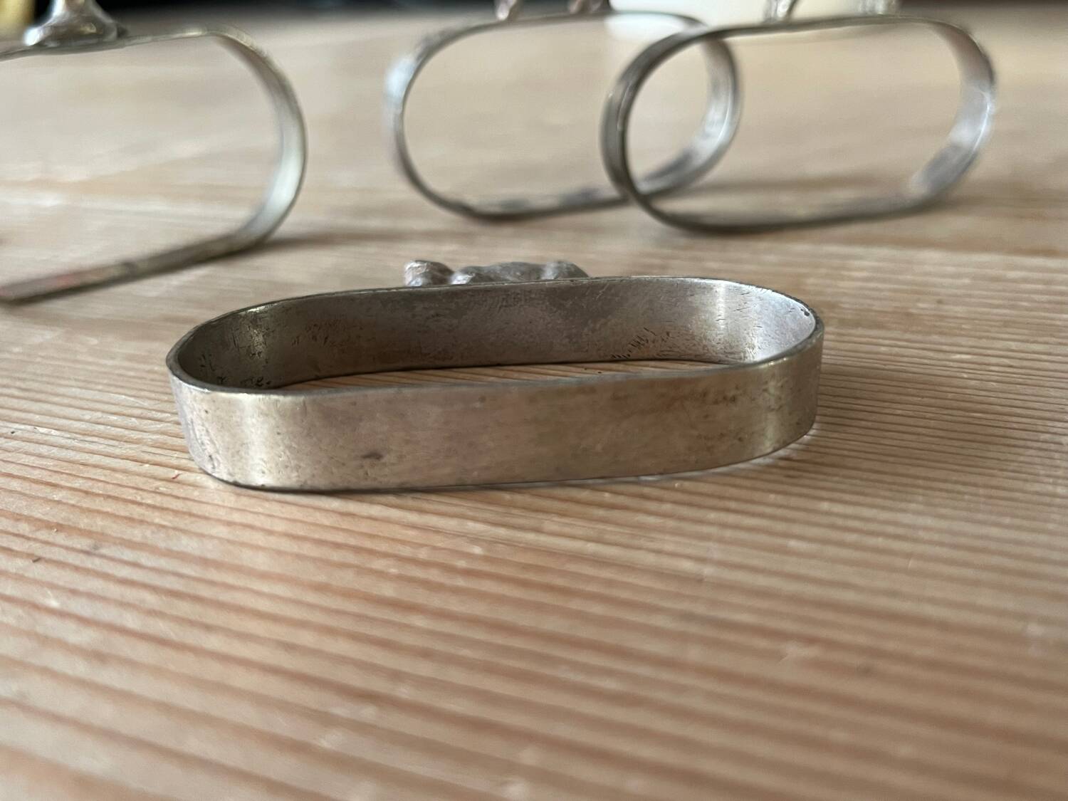 Animal motif napkin rings