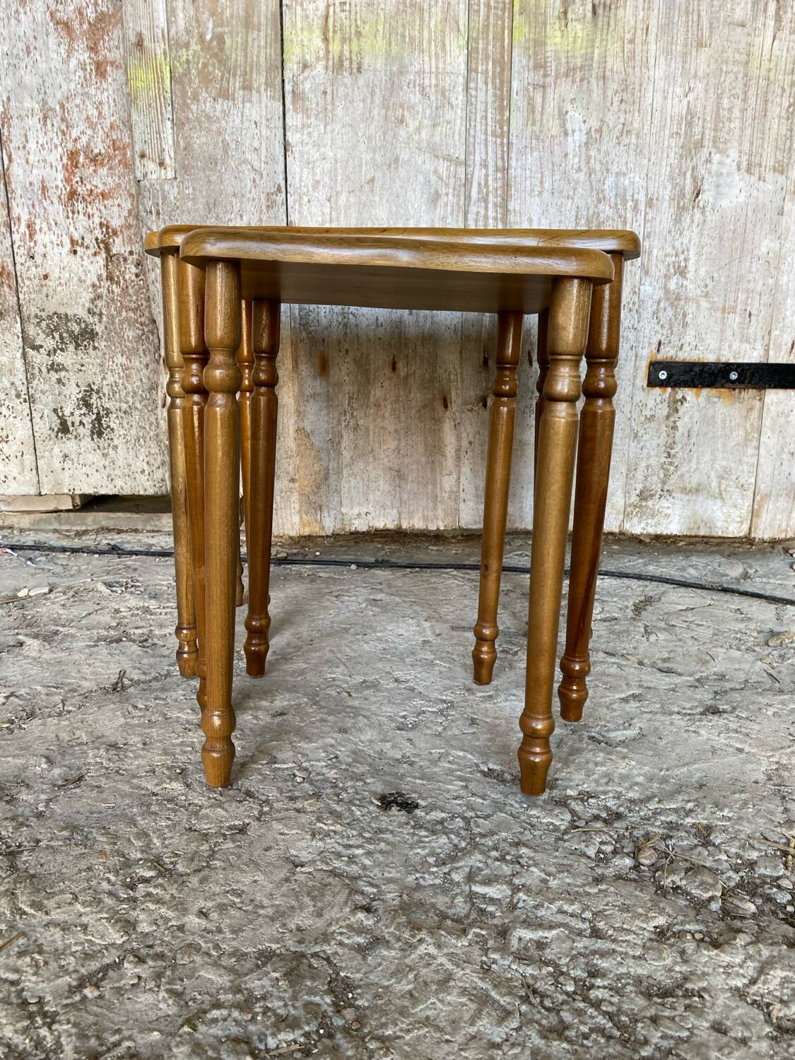 Set of 3 Vintage Nesting Tables with Turned Wooden Legs #D592