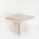 Table basse ou d'appoint vintage. Marbre travertin. Italie, années 80
