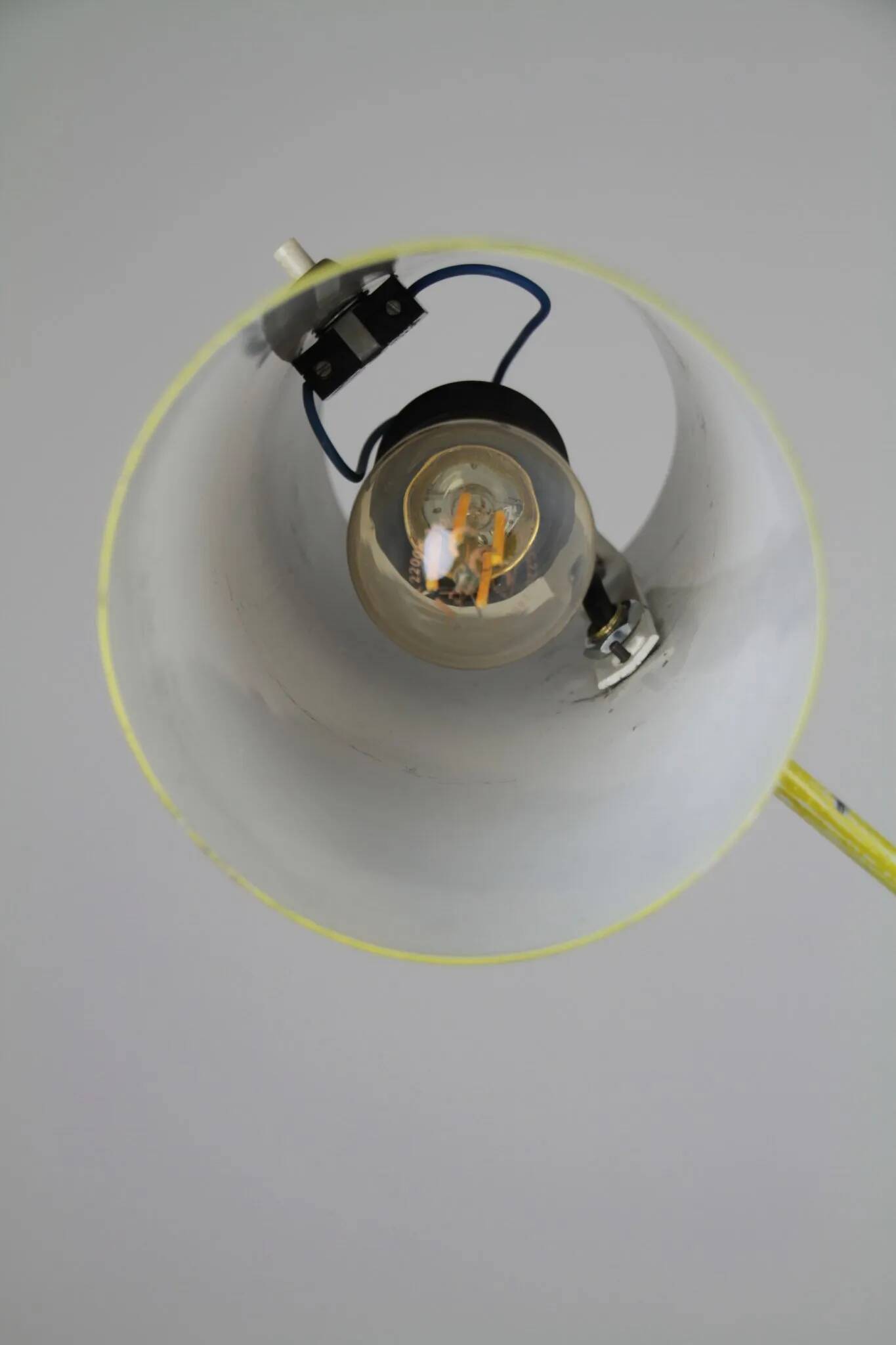 Lampadaire tripode "Canne à pêche" moderniste suédois – Suède, années 1950