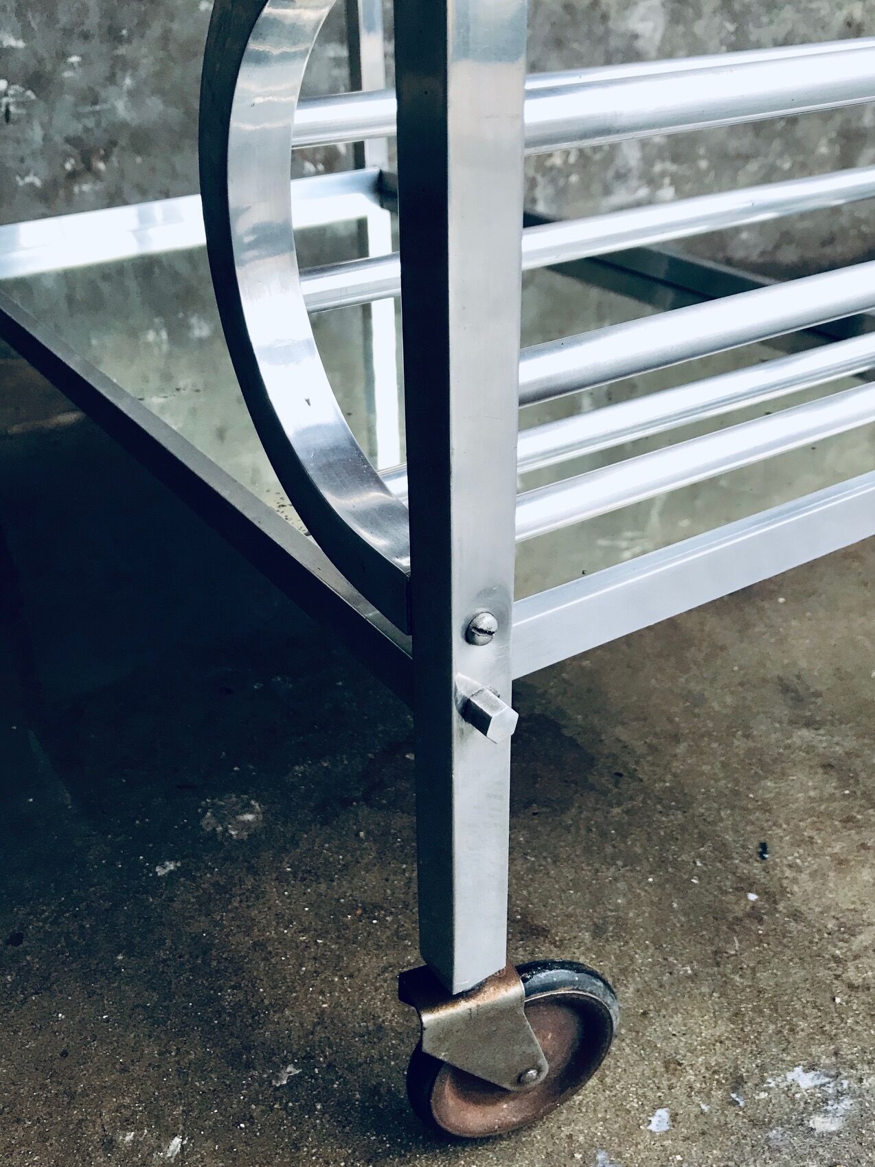 Desserte aluminium et miroirs