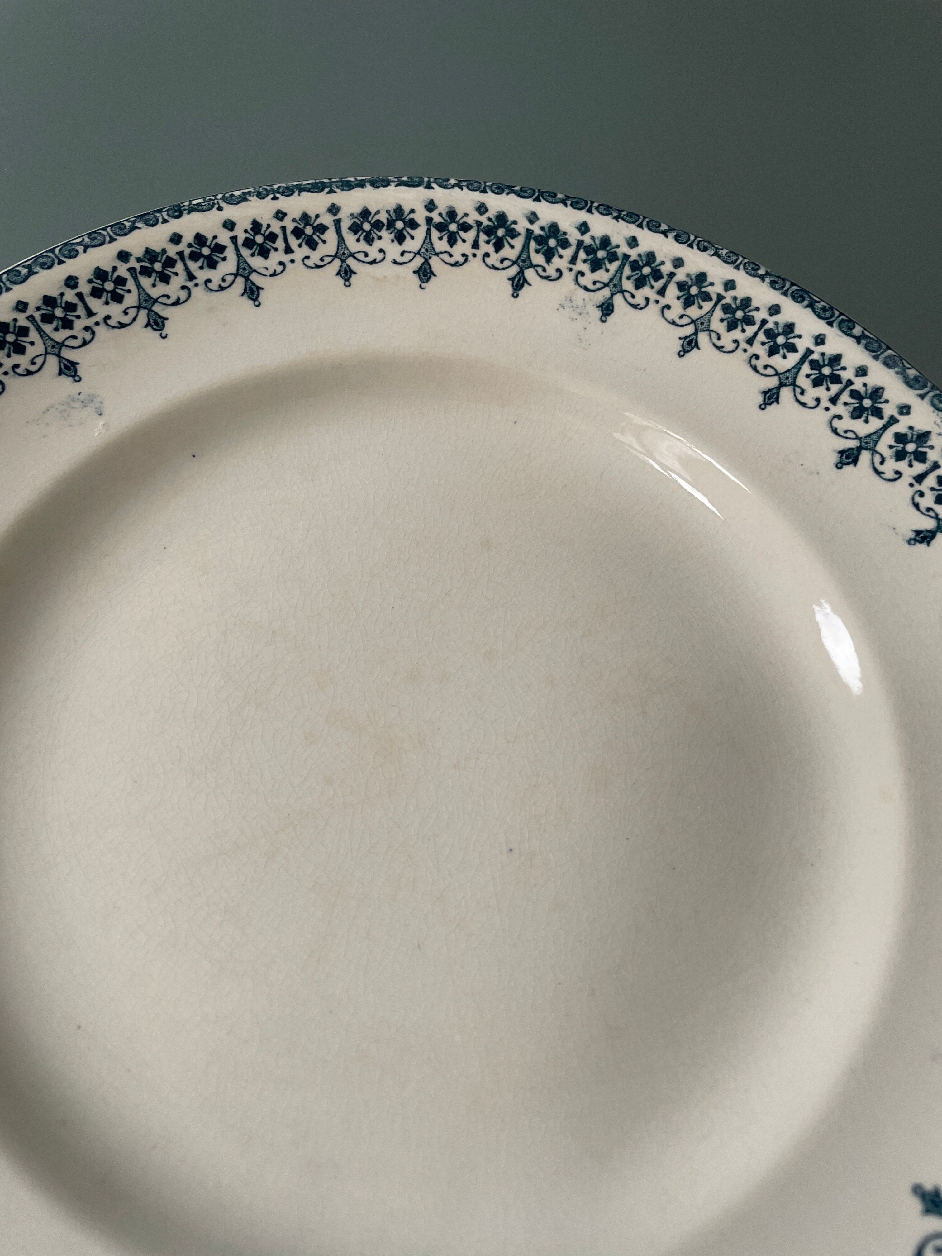 Set of 10 old dessert plates, Longwy and Saint Amand