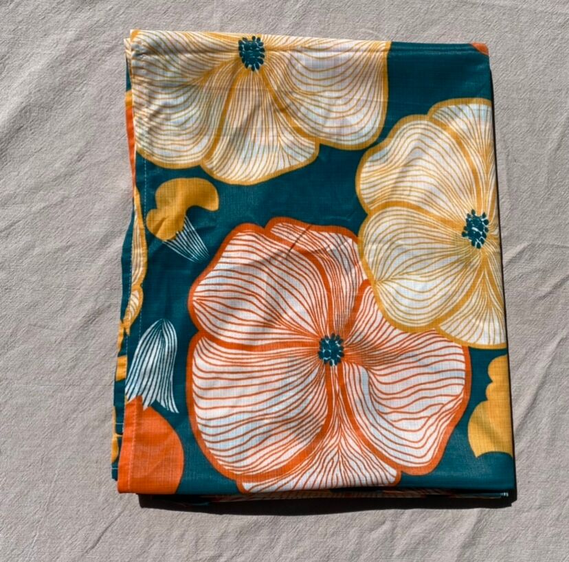 Rectangular vintage tablecloth 145 x 230