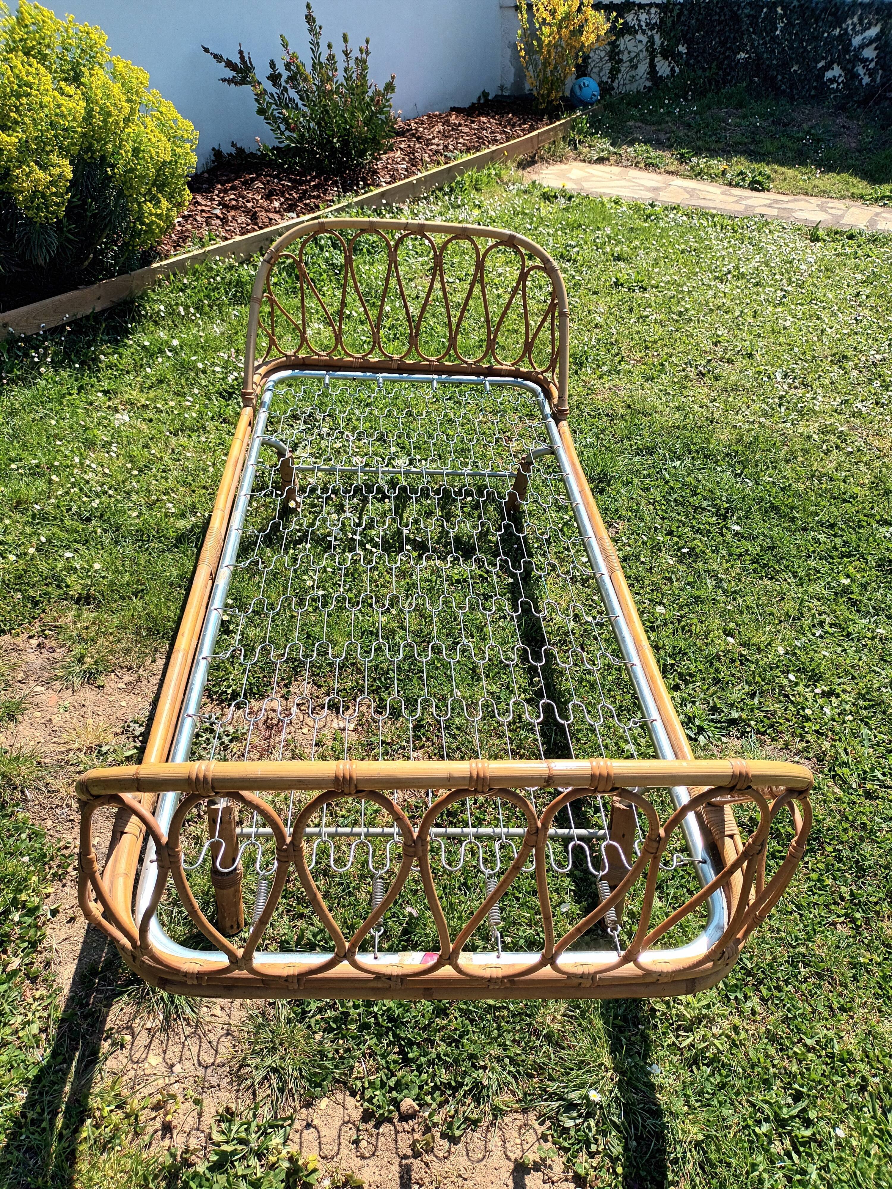 Vintage rattan basket bed