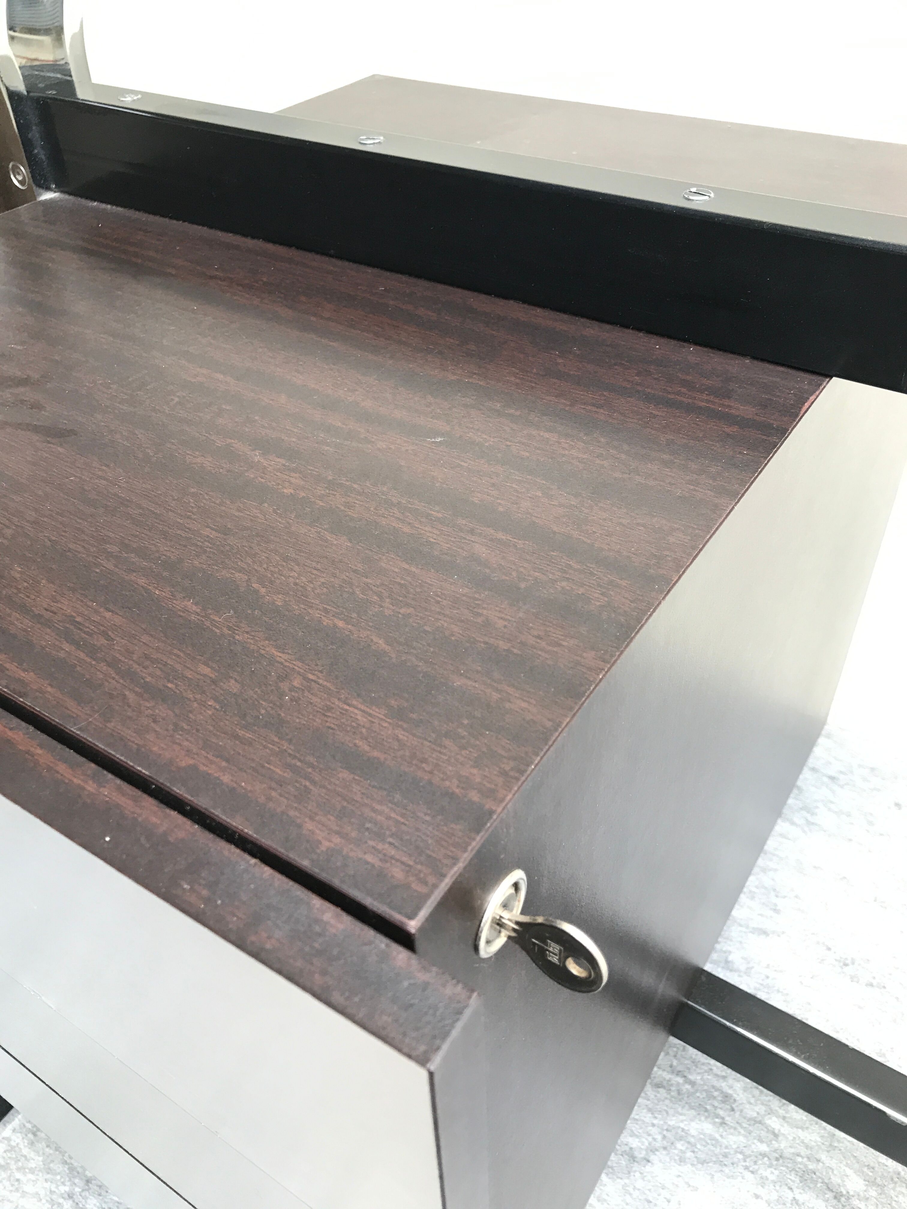 Bureau vintage caisson suspendu