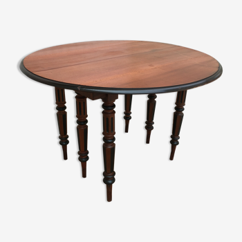 Round table 6 feet with solid mahogany extensions