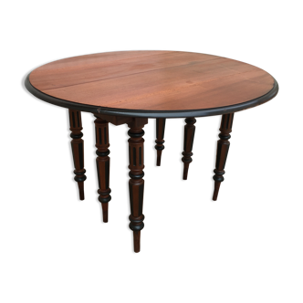 Round table 6 feet with solid mahogany extensions