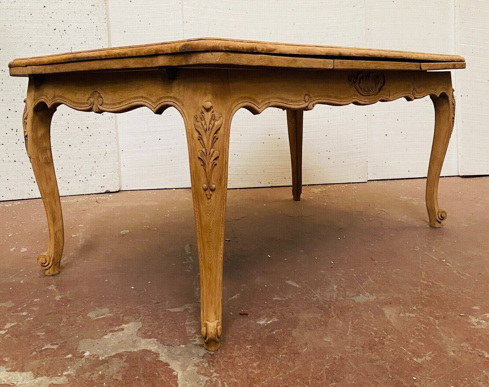 Regency style dining table in veneer and solid oak 20th century