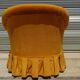 Fauteuil crapaud en velours jaune