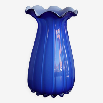 Vase en verre soufflé bleu cobalt italien vintage