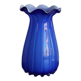 Vase en verre soufflé bleu cobalt italien vintage