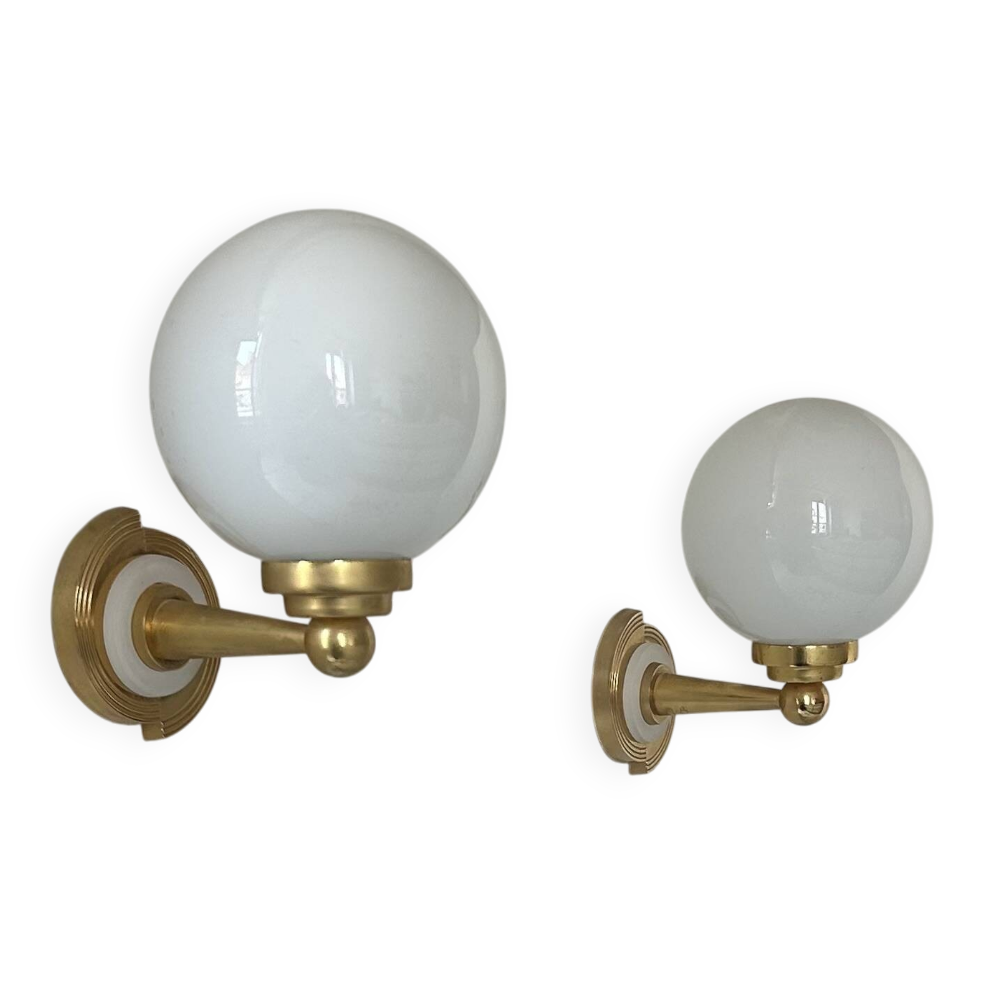 Pair of vintage wall lights, brass and opaline, France, 1980