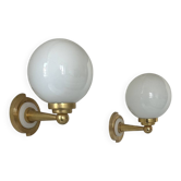 Paire d'appliques vintage, laiton et opaline, France, 1980