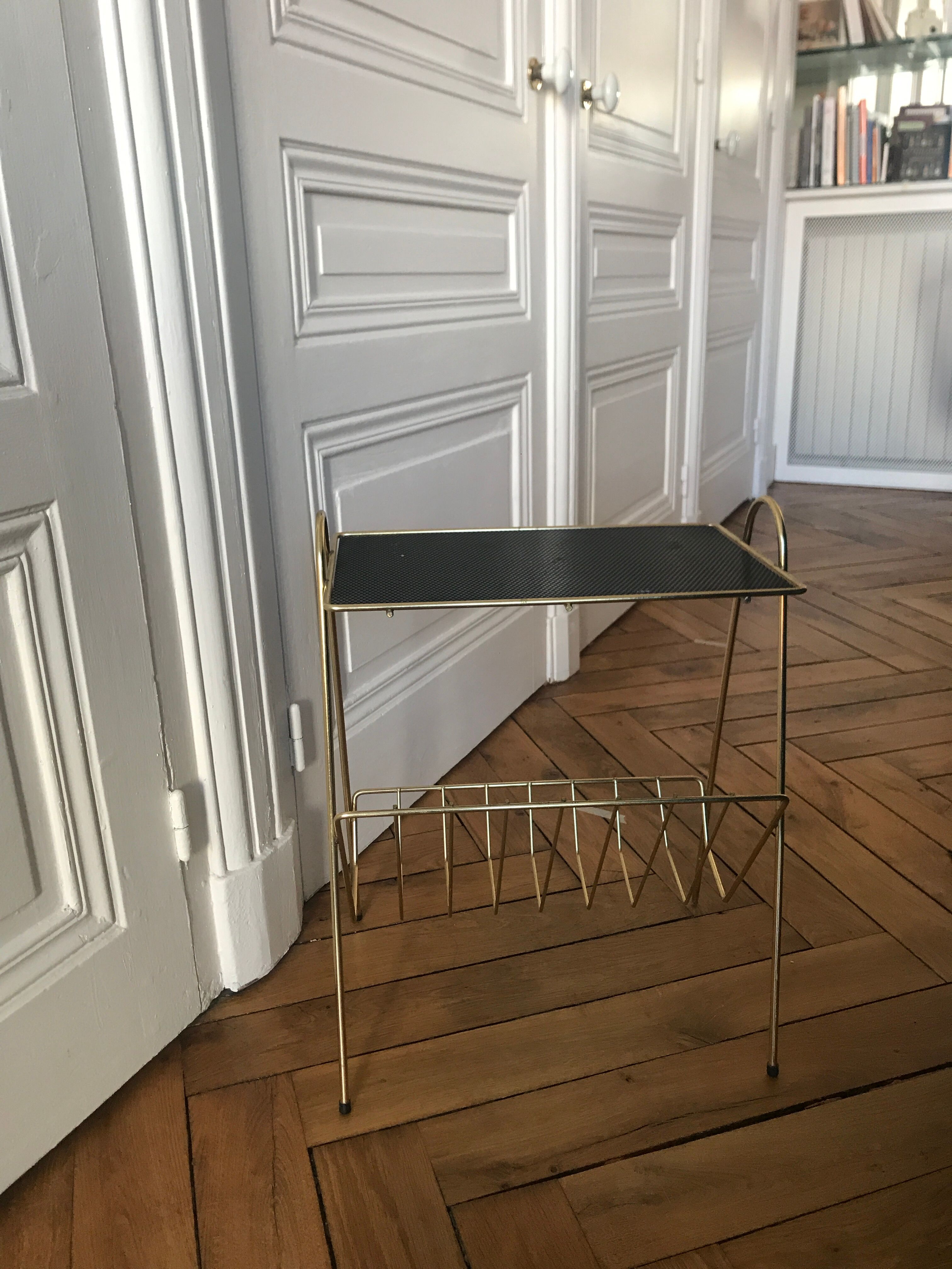 Bout de canapé doré