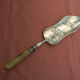 Pie shovel in silver metal