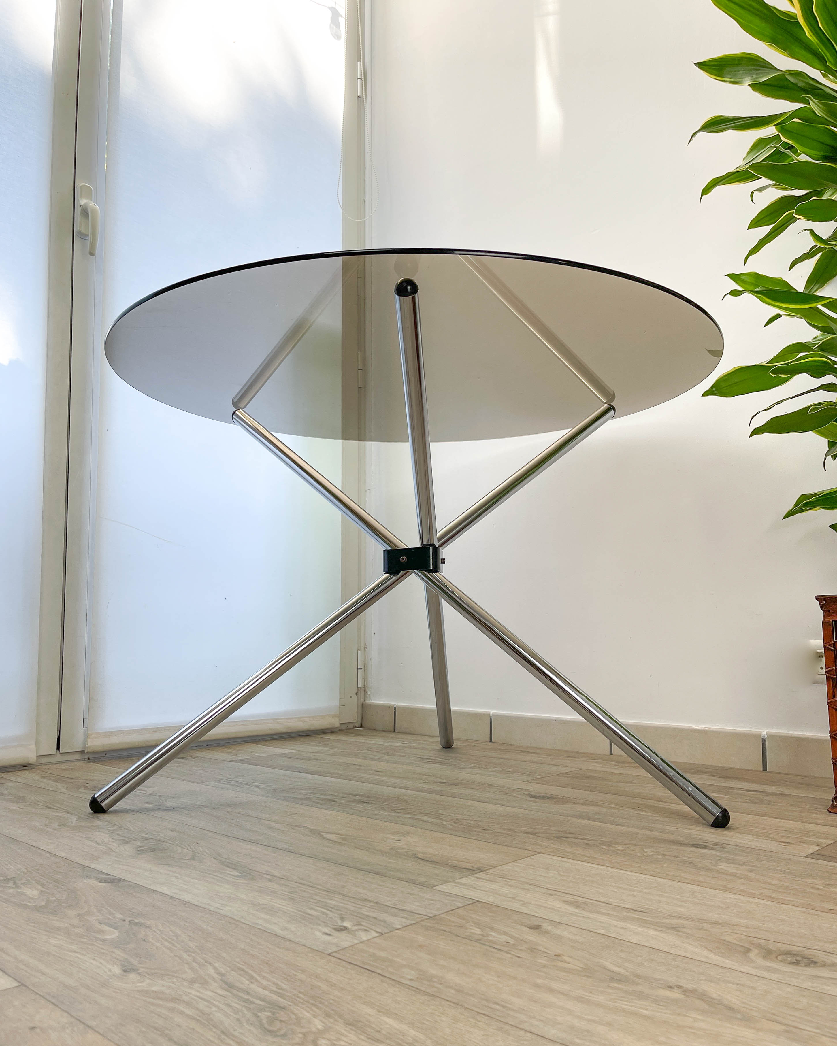 Round tripod table in smoked glass Roche Bobois 70