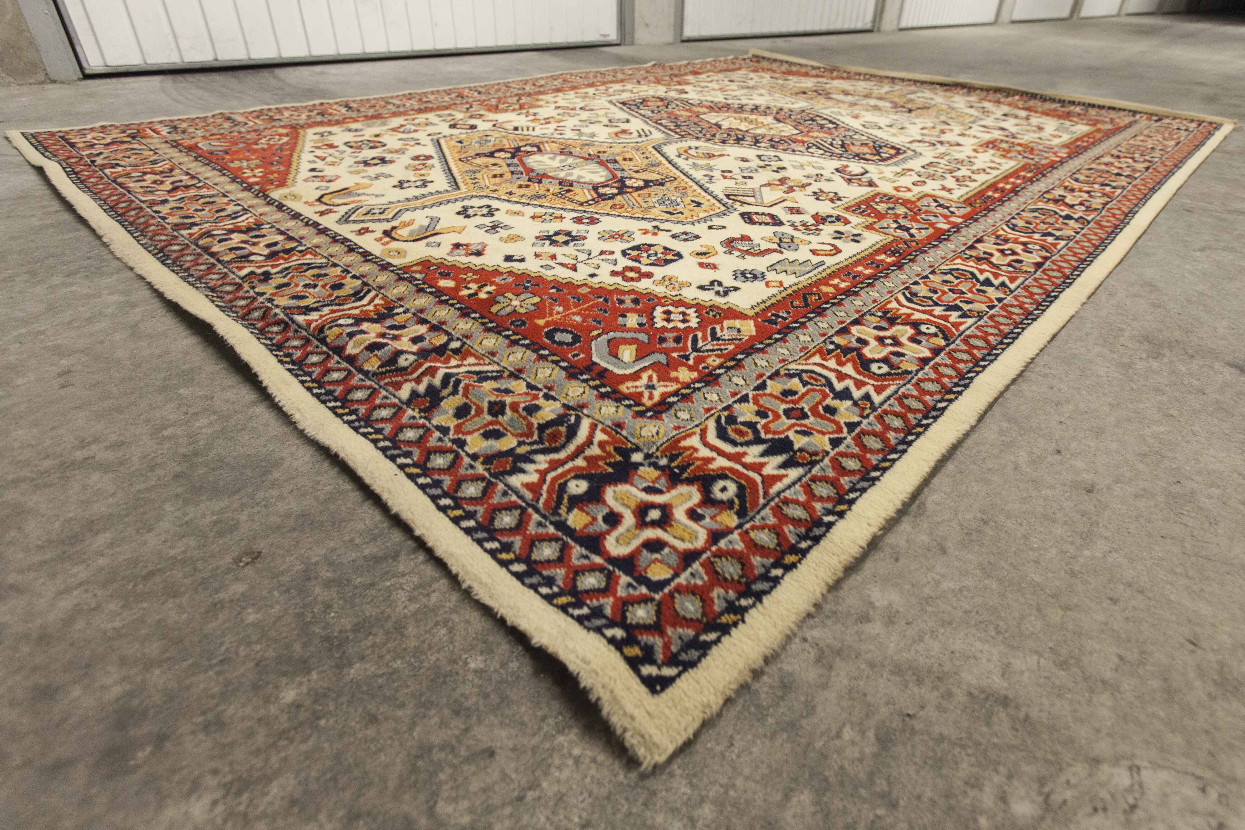 Apollo brand Persian rug, 100% virgin wool, Eulan Bayer Germany