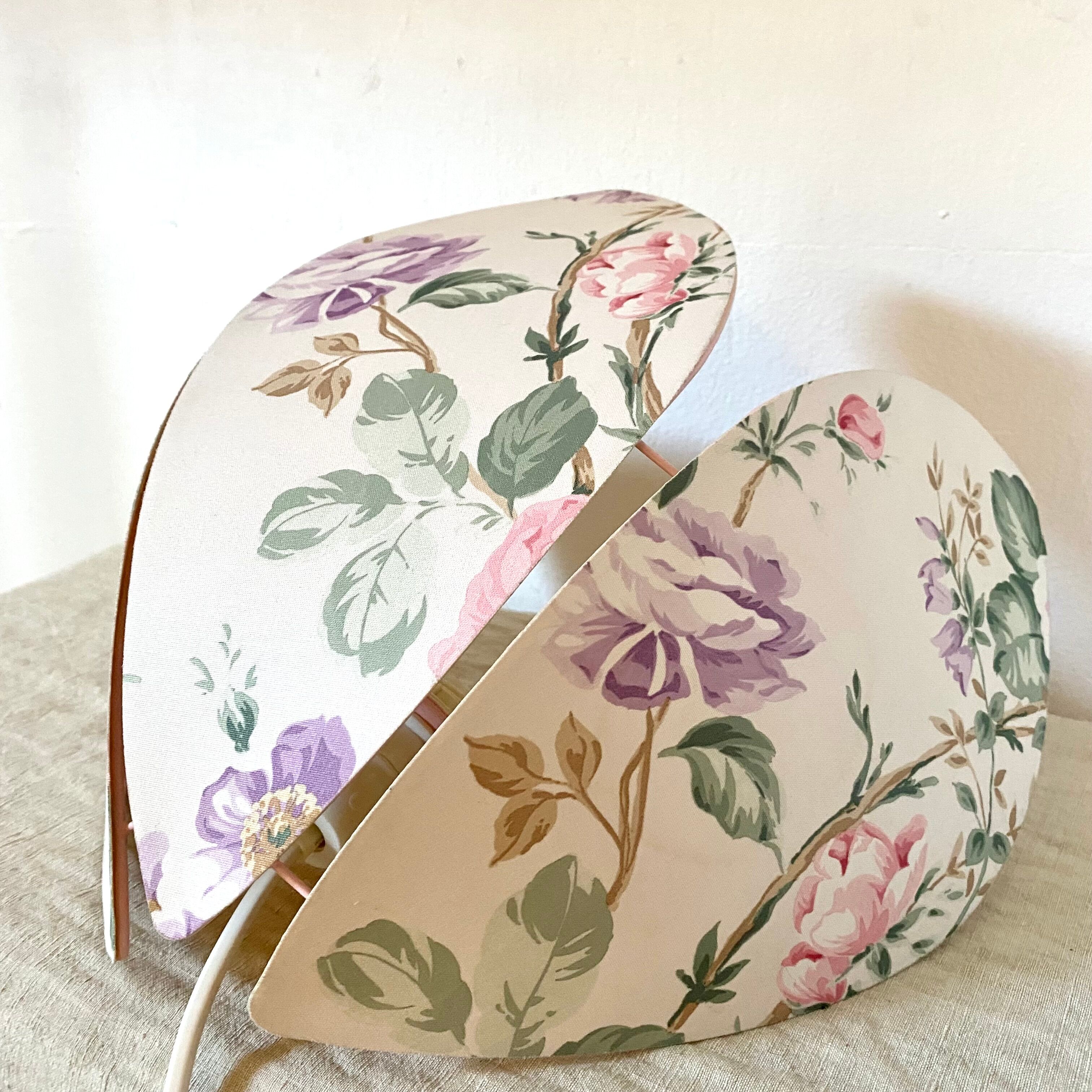 Vintage wall lamp petals