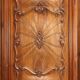 Armoire 3 portes ancienne de style baroque en noyer, XXe siècle