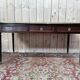 Bureau plaît de style Louis XVI en acajou et filets de laiton