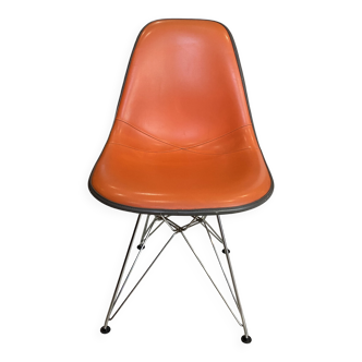 Chaise en fibre de verre et skaï orange DSR Eiffel Eames Herman Miller