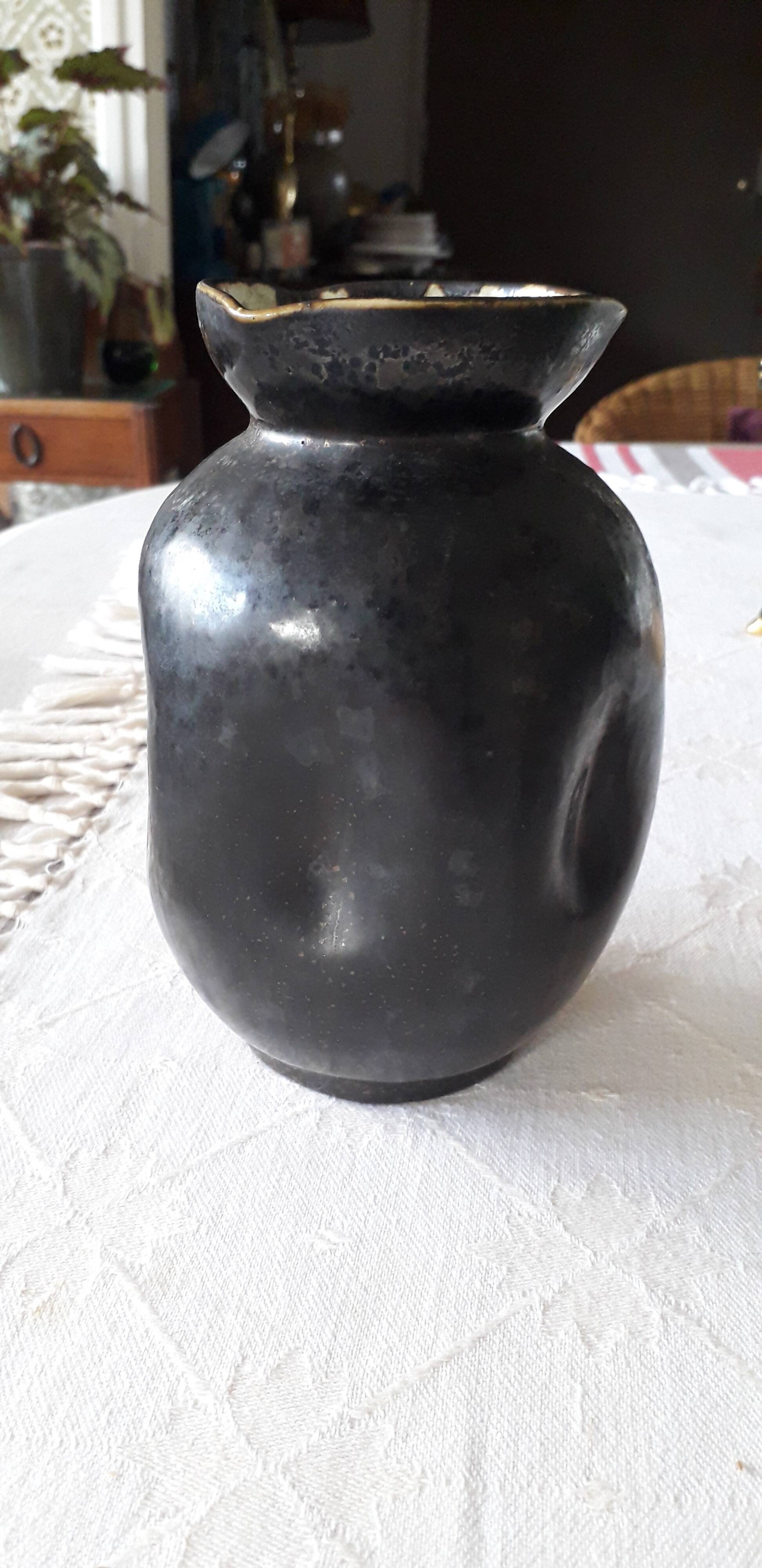 Very original ceramic vase from Warluis