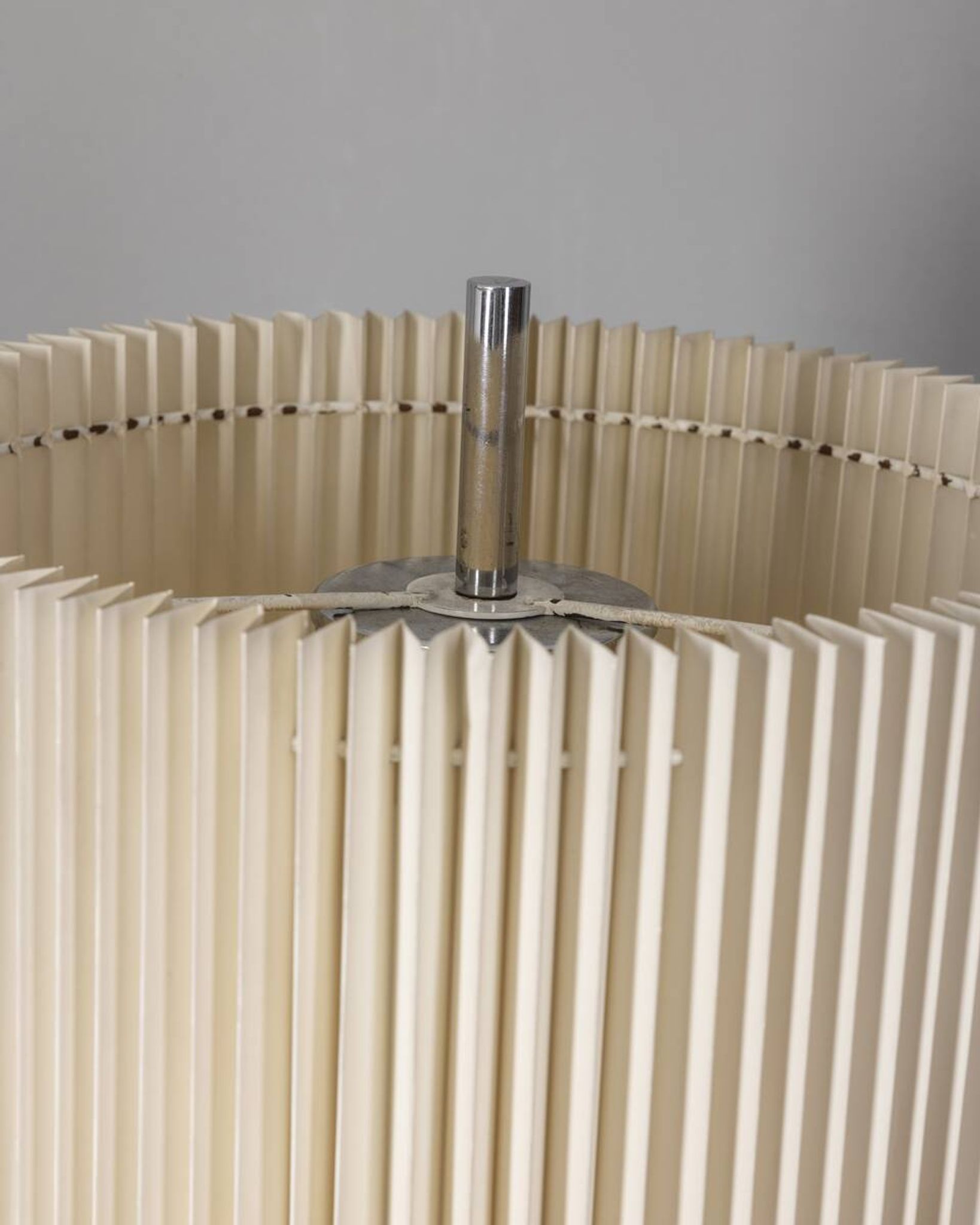 Vintage 1960s floor lamp in metal and pleated shade Italian design