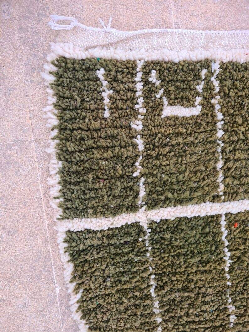 Handmade natural wool rug size 250 x 250 cm