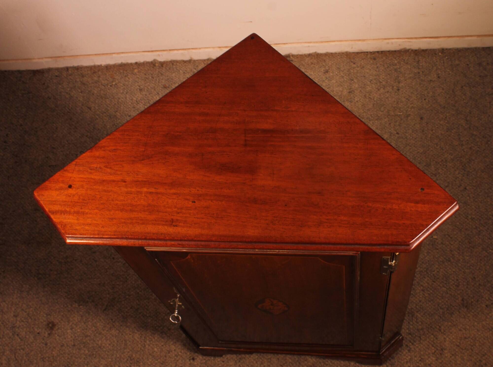 Georgian Oak Corner Cabinet - 18th Century