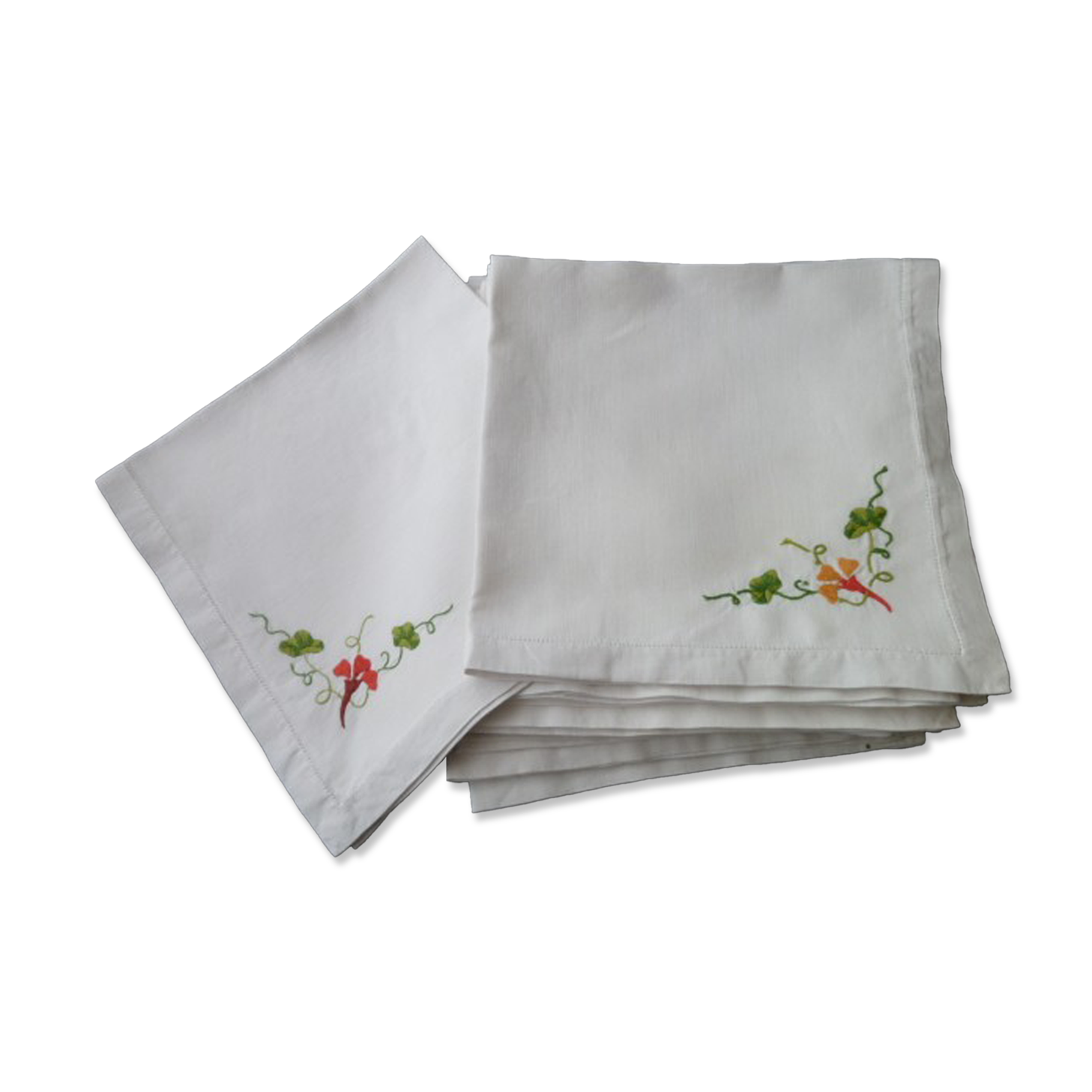 Set of 6 napkins in white linen embroidery in an angle