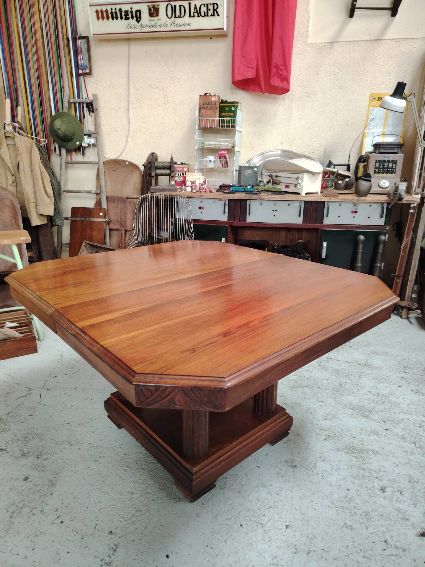 Large Art Deco dining table in solid wood - 1930