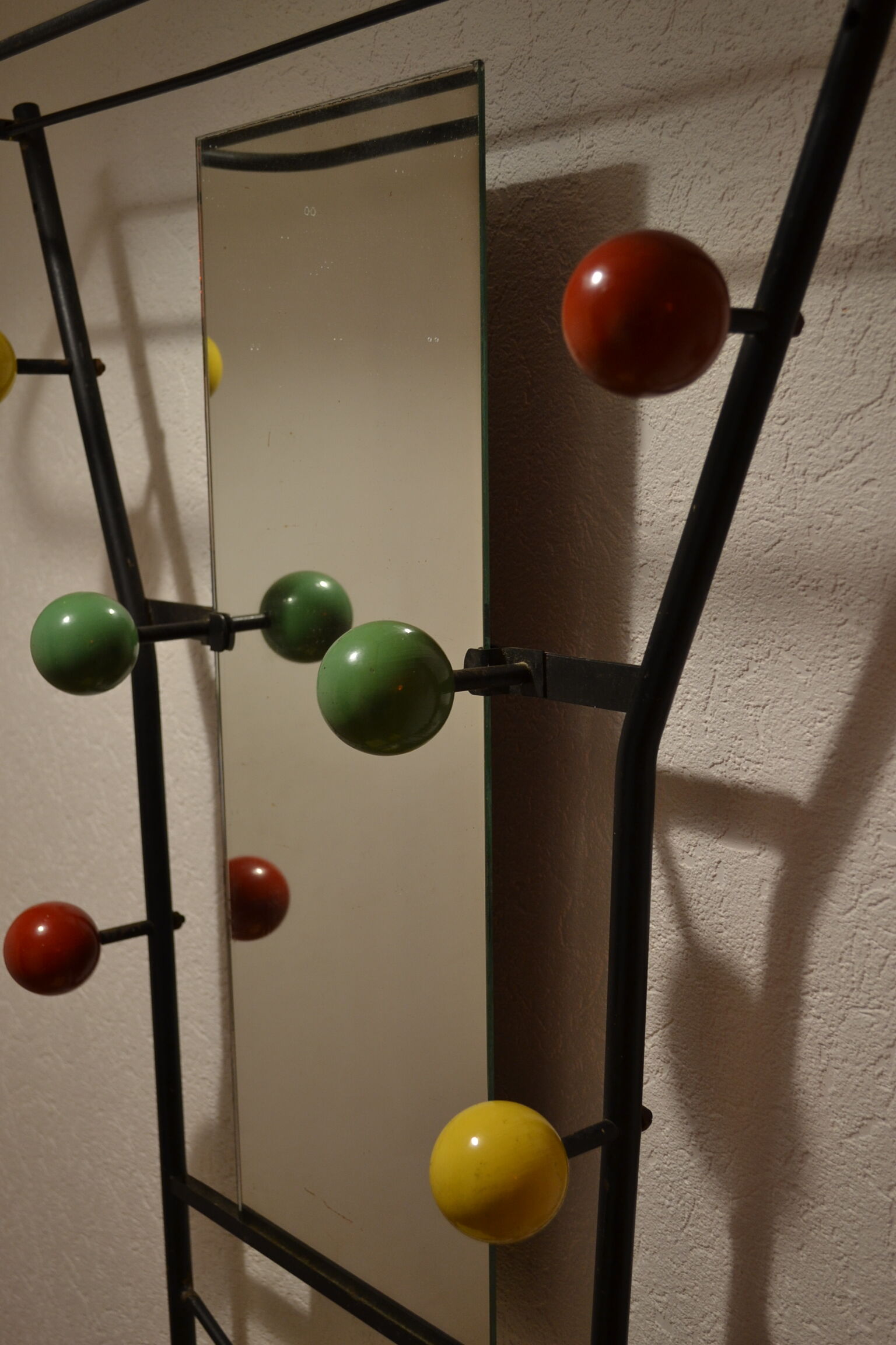 Vestiaire wears coats 6 balls vintage wood 1960s