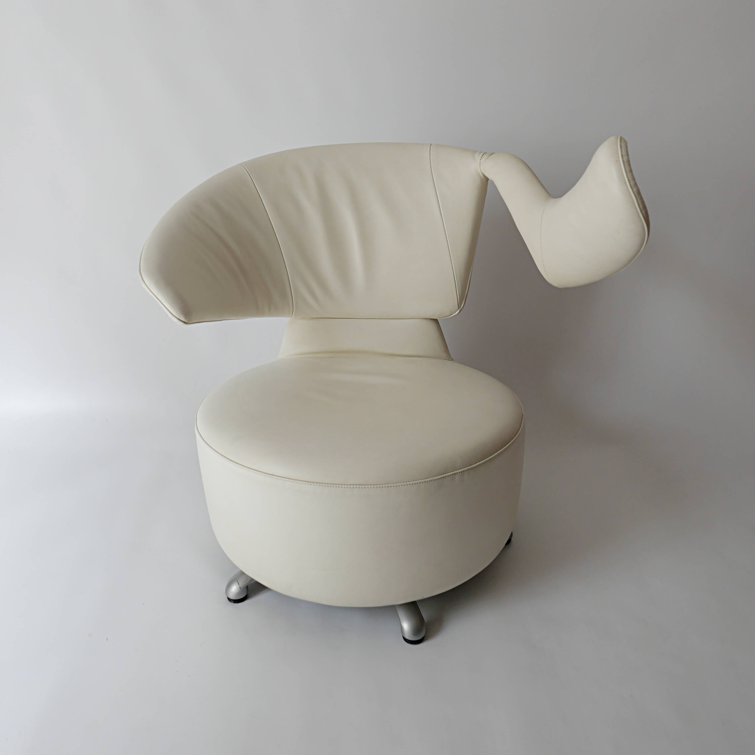 Canta and Aki swivel chairs in leather by Toshiyuki Kita for Cassina