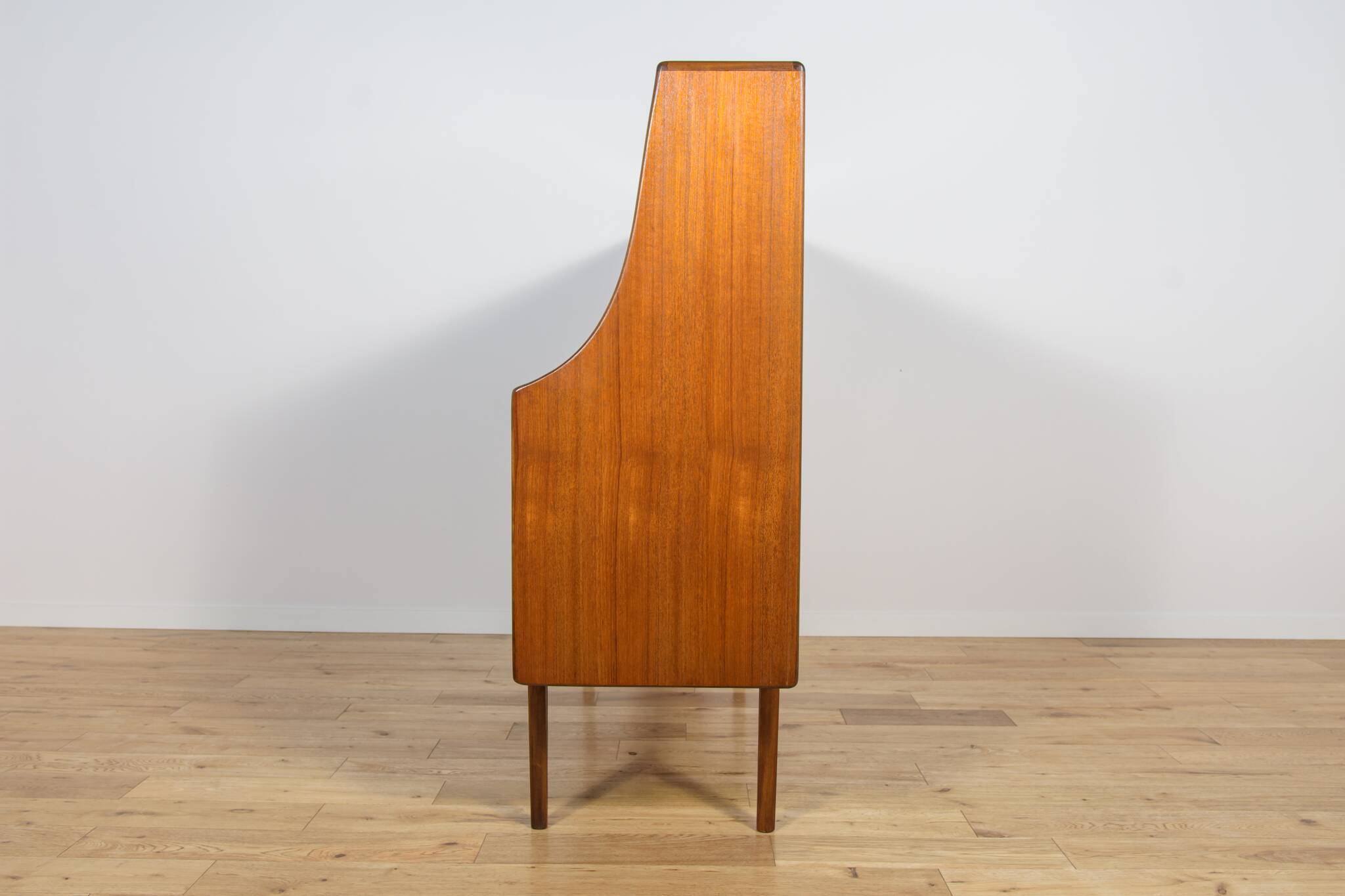 Buffet haut en teck des années 60 par John Herbert pour A. Younger Ltd.