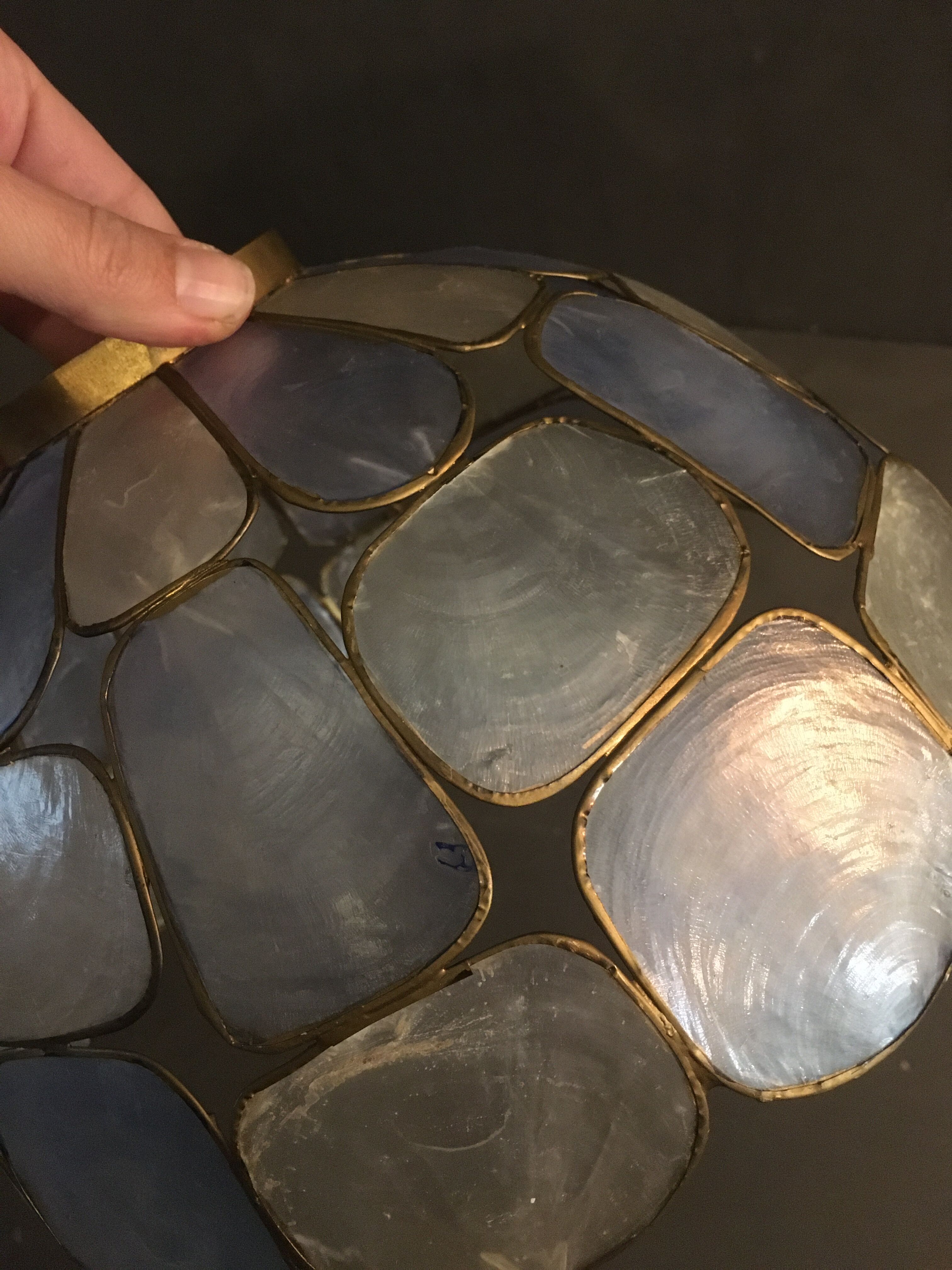 Blue mother-of-pearl hanging lamp