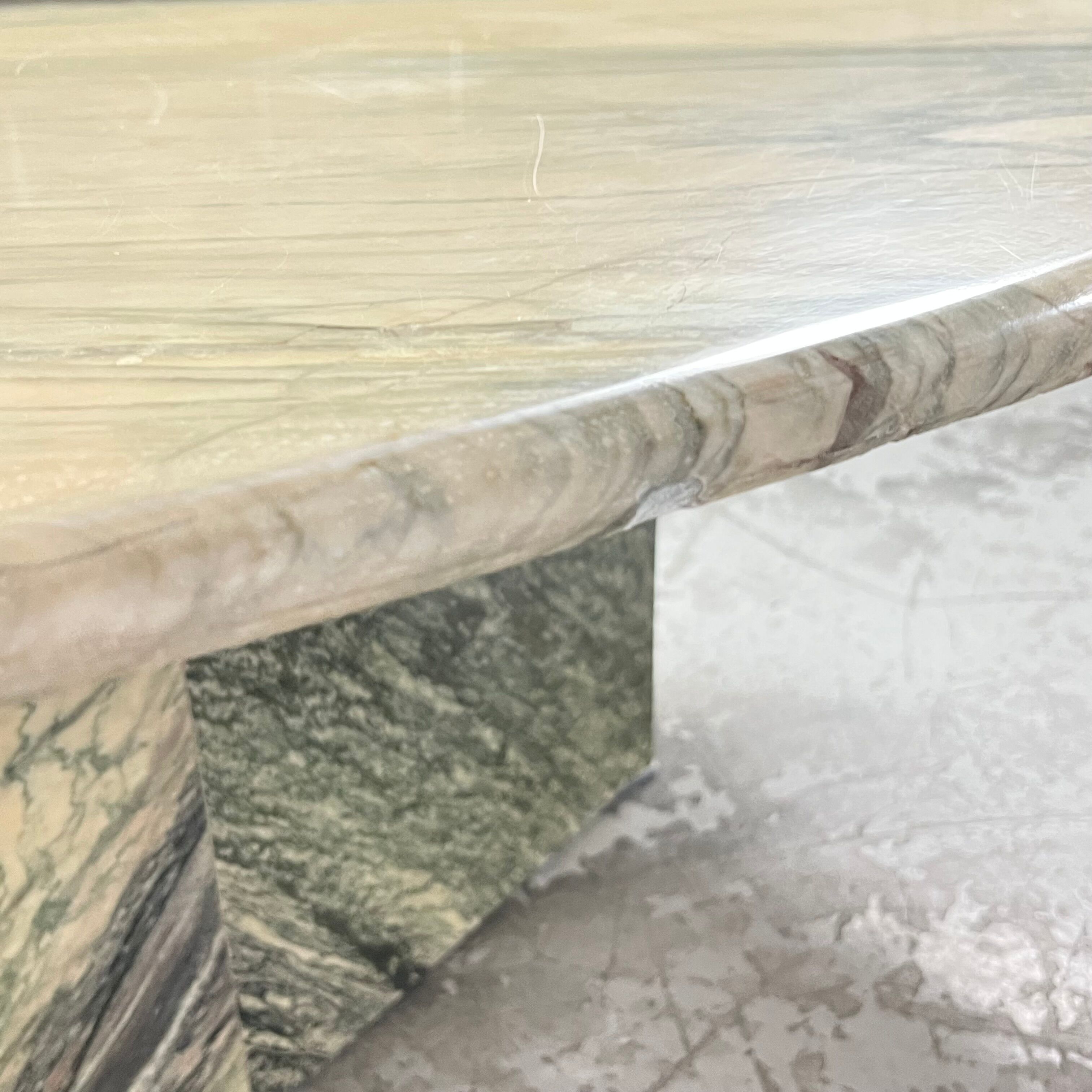 Table basse en marbre vert d'Estours années 70