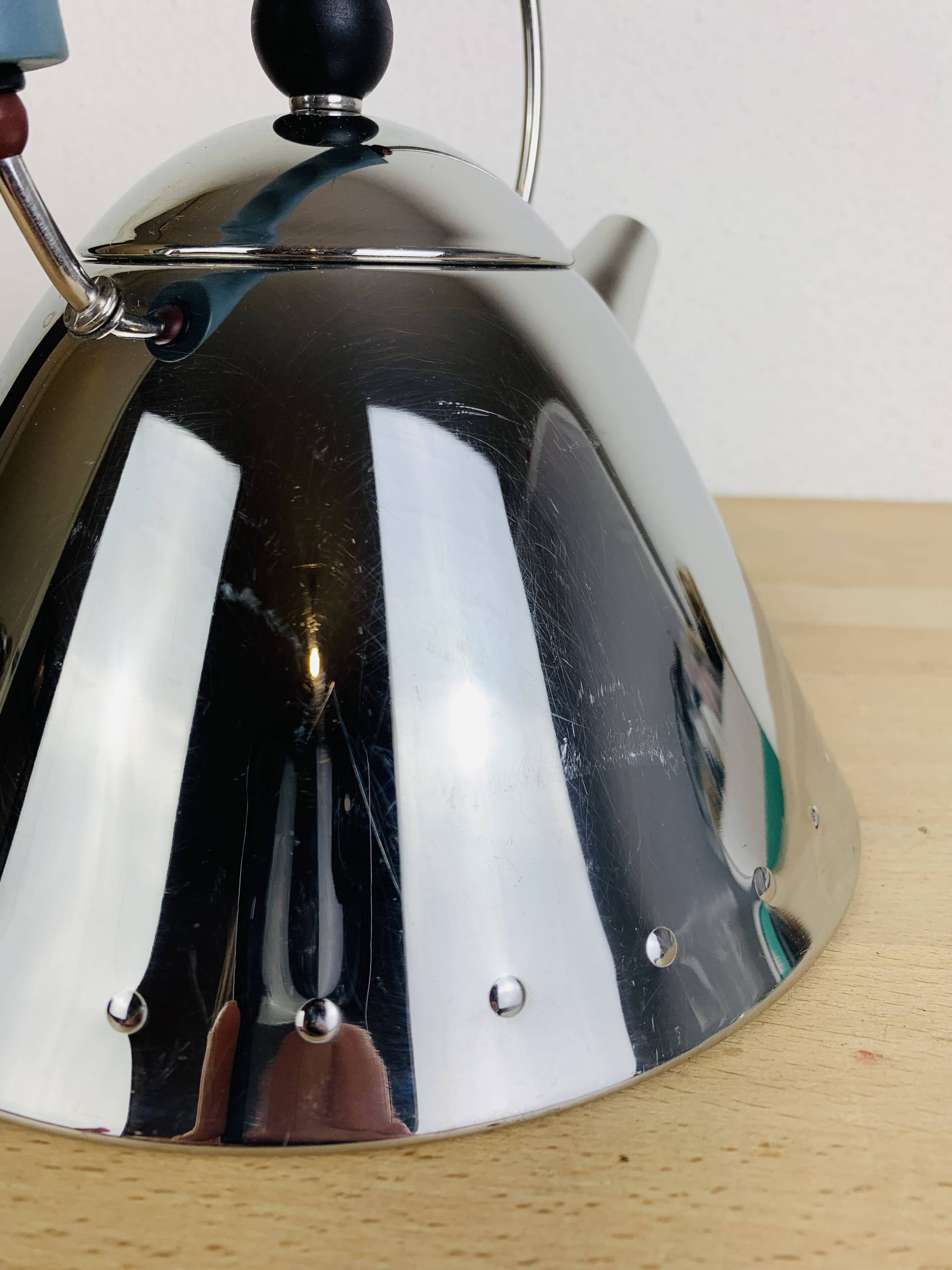 Alessi stainless steel kettle model 9093, design