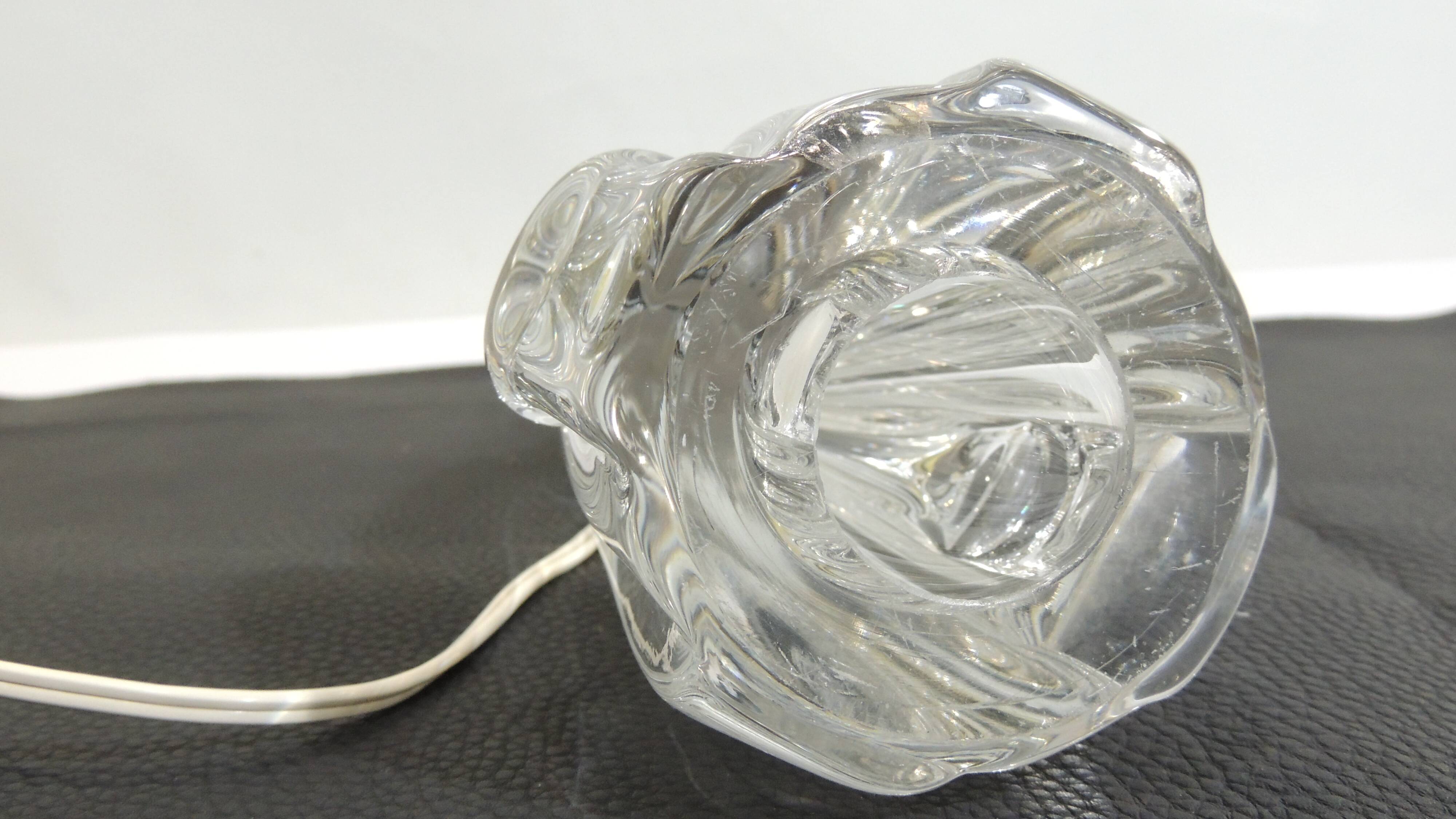 Vintage crystal lamp from the 70s – sculpted base – small table lamp