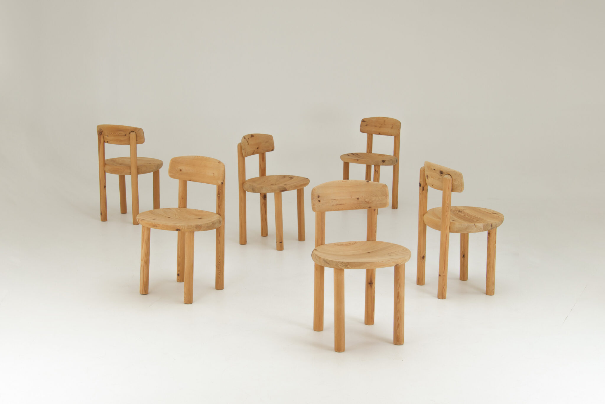 Set of 6 dining chairs in pine