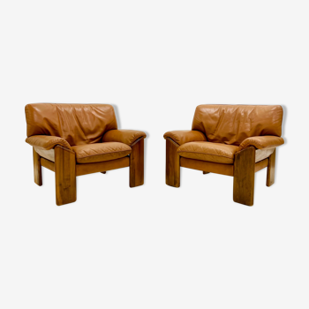 Pair of leather armchairs by Sapporo for Mobil Girgi, italy 1970s