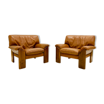 Pair of leather armchairs by Sapporo for Mobil Girgi, italy 1970s