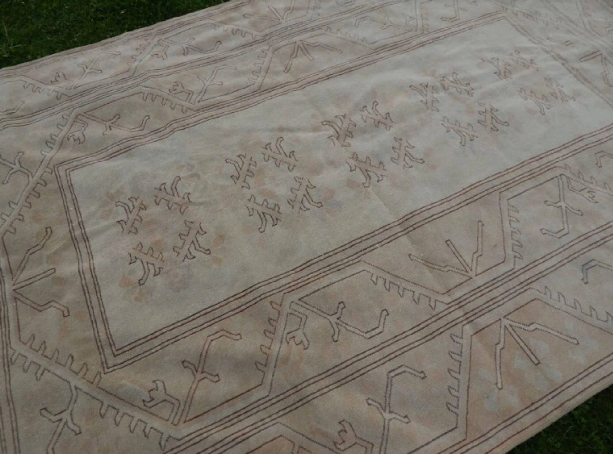 Vintage Turkish rug handmade 184x284 cm