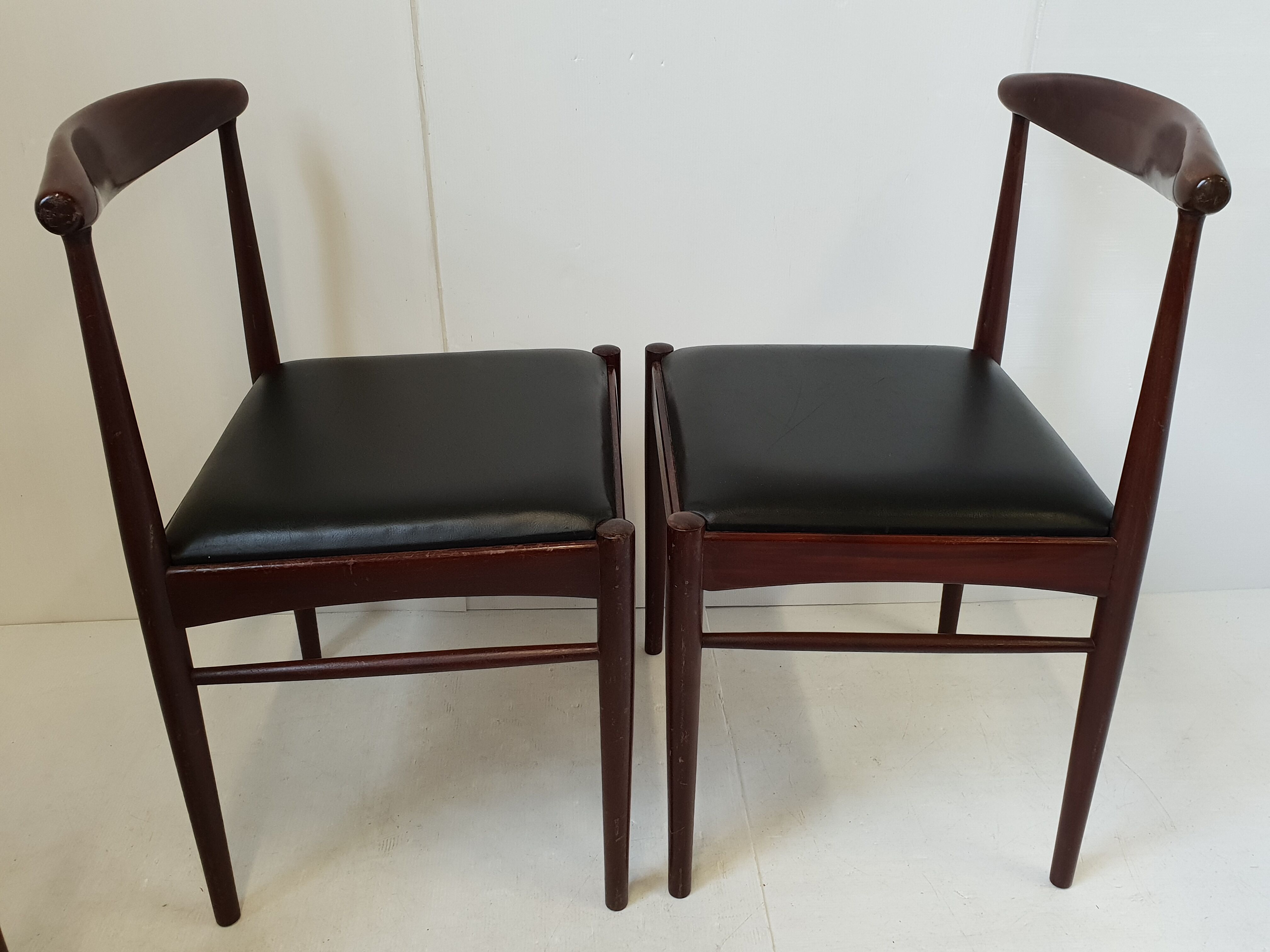 Suite de 6 chaises scandinaves 1960