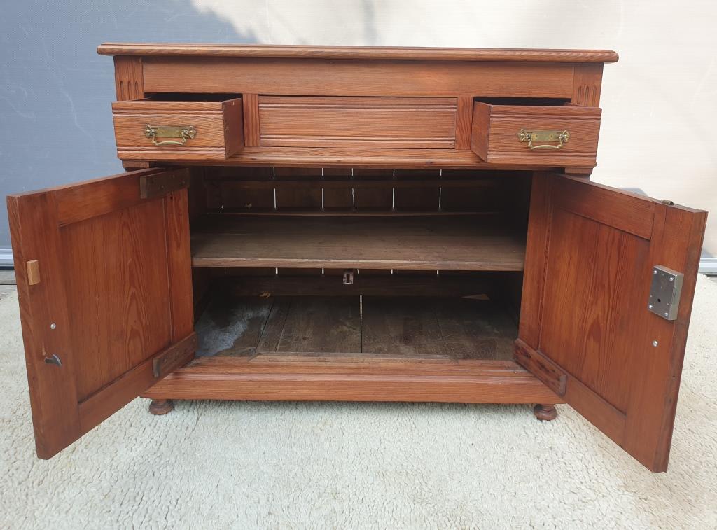 Comptoir buffet pitchpin 1900
