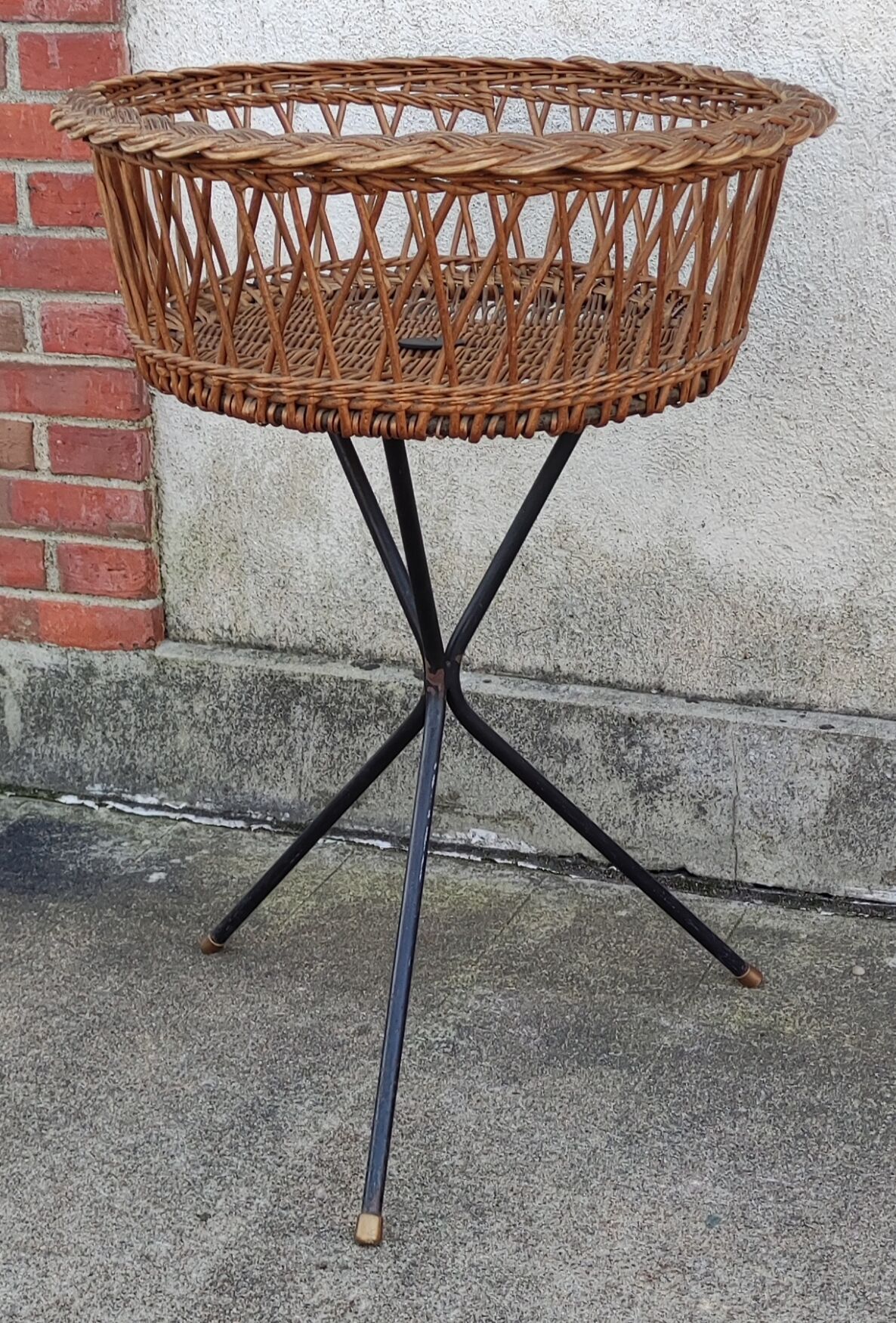 Vintage wicker pan