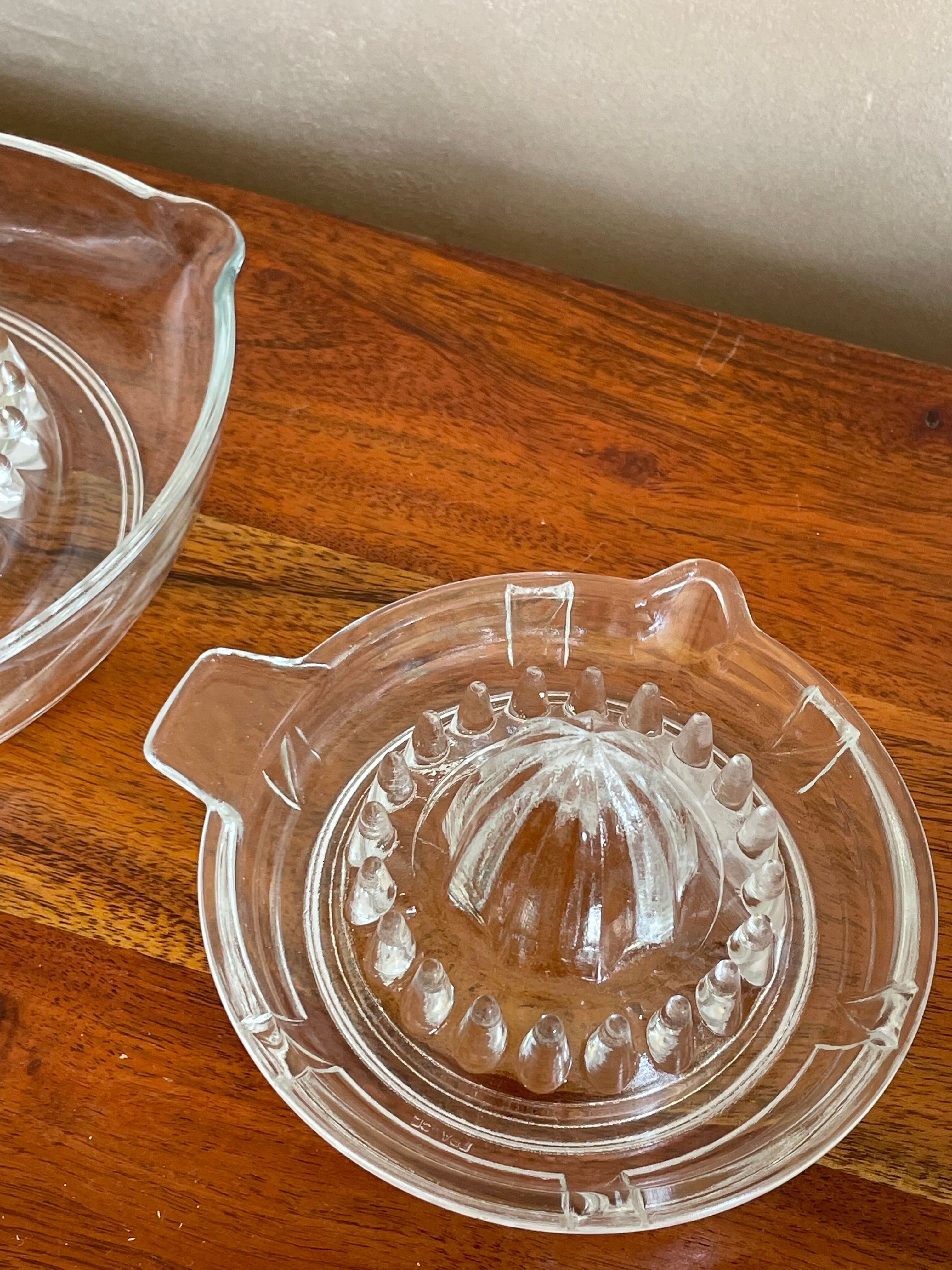 2 glass citrus presses