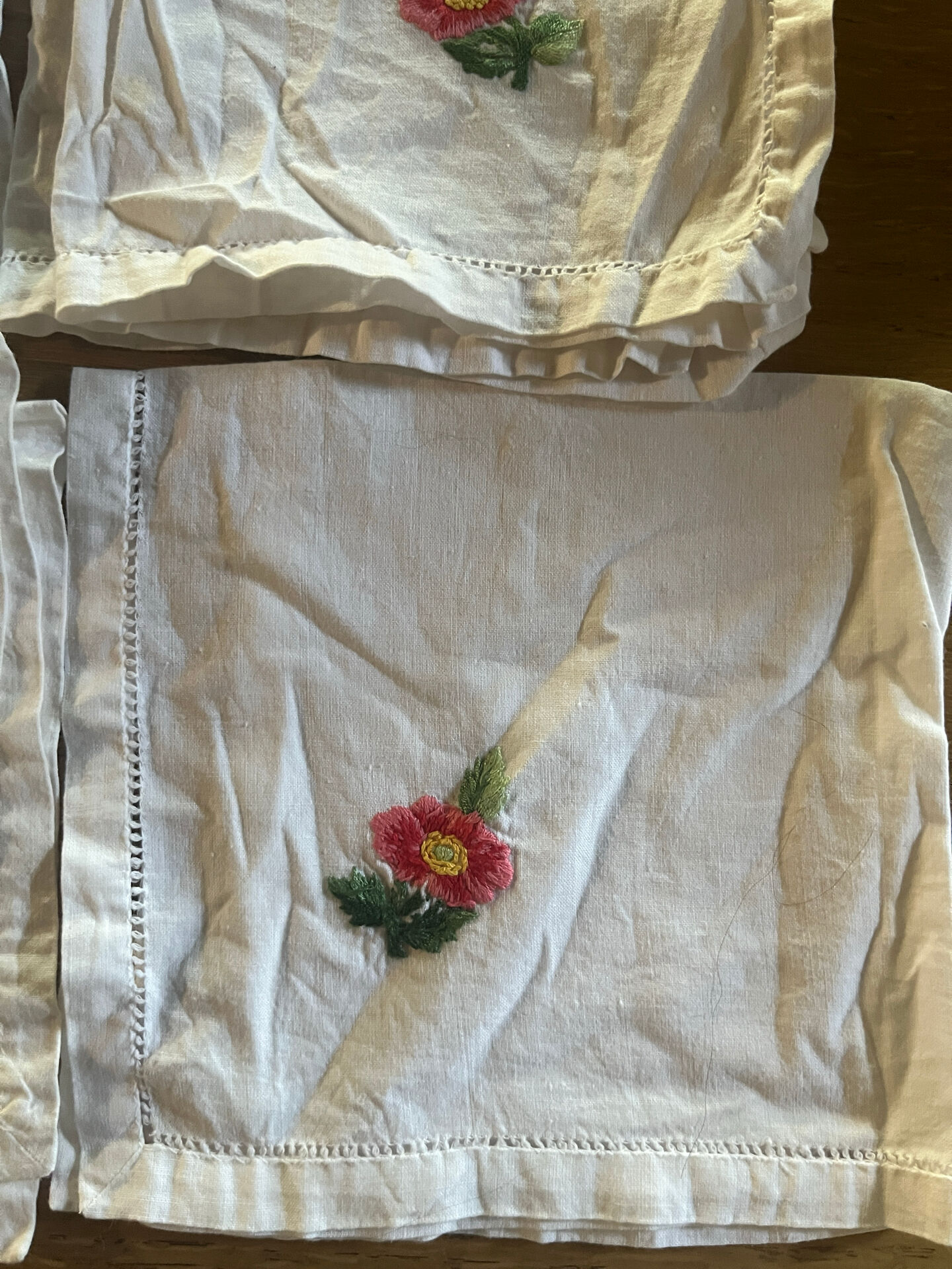4 old table napkins