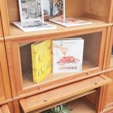 Bibliothèque de notaire vintage