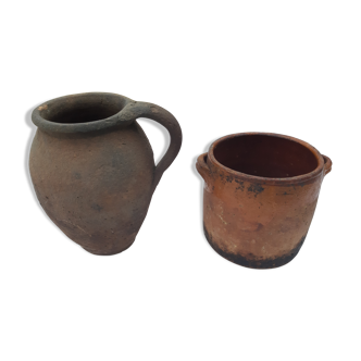 2 Old terracotta pots