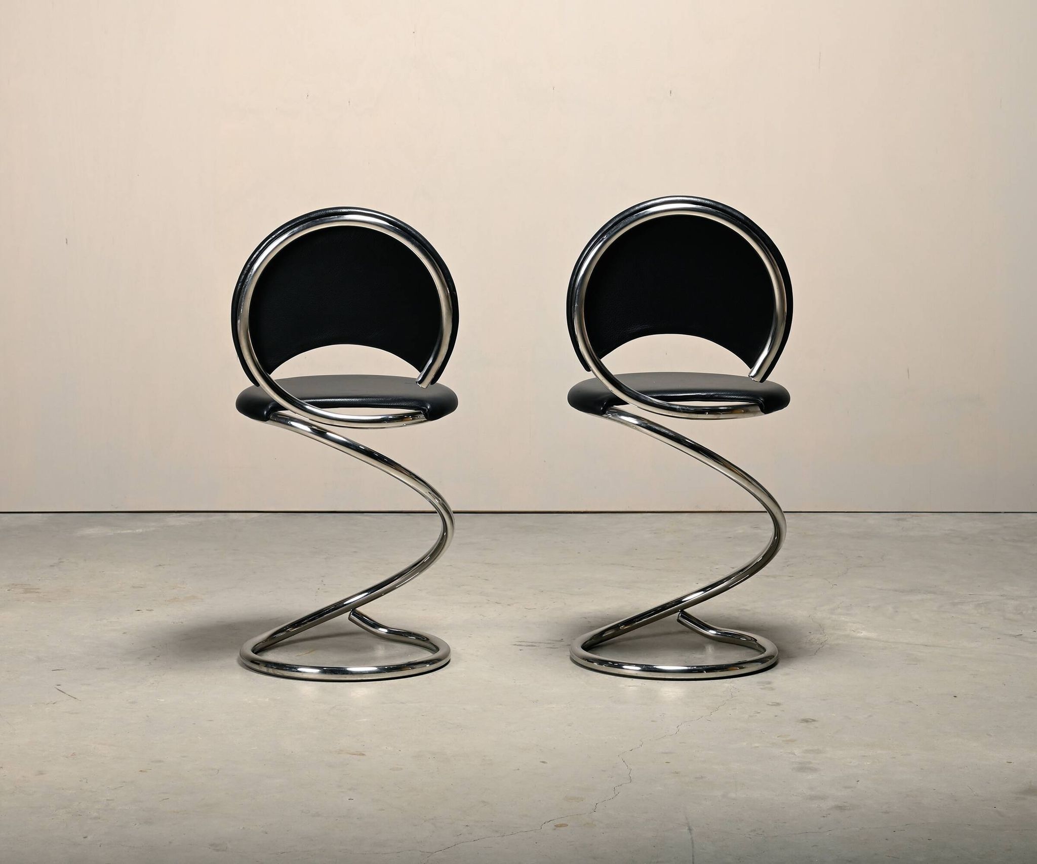 Poul Henningsen Snake Chairs, Model PH-501 in chrome and full black leather